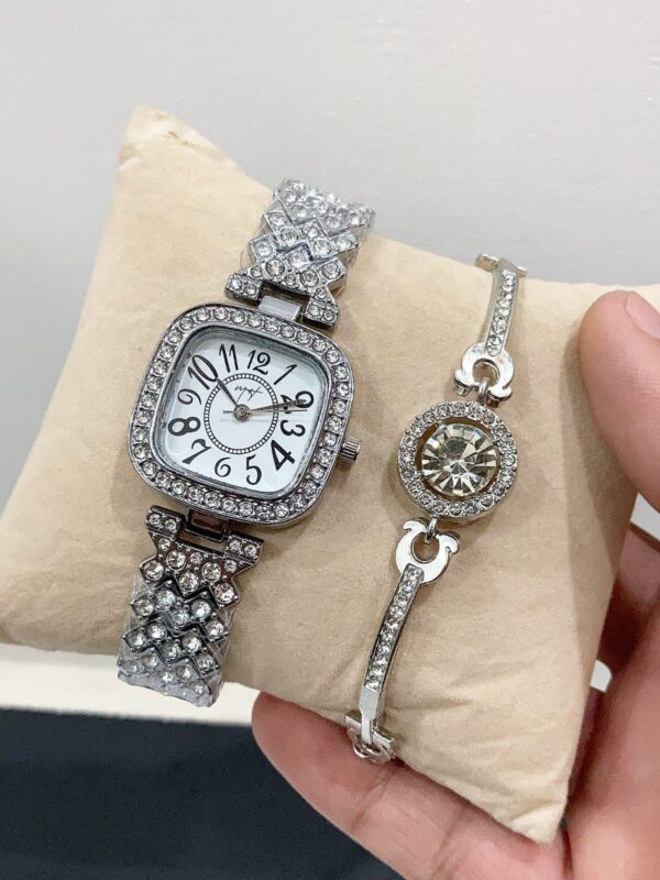 Ladies Jewellery Watch Free Bracelet